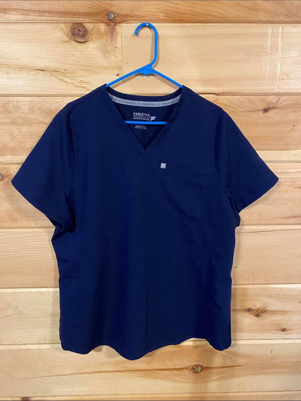 Fabletics 2x navy scrub top